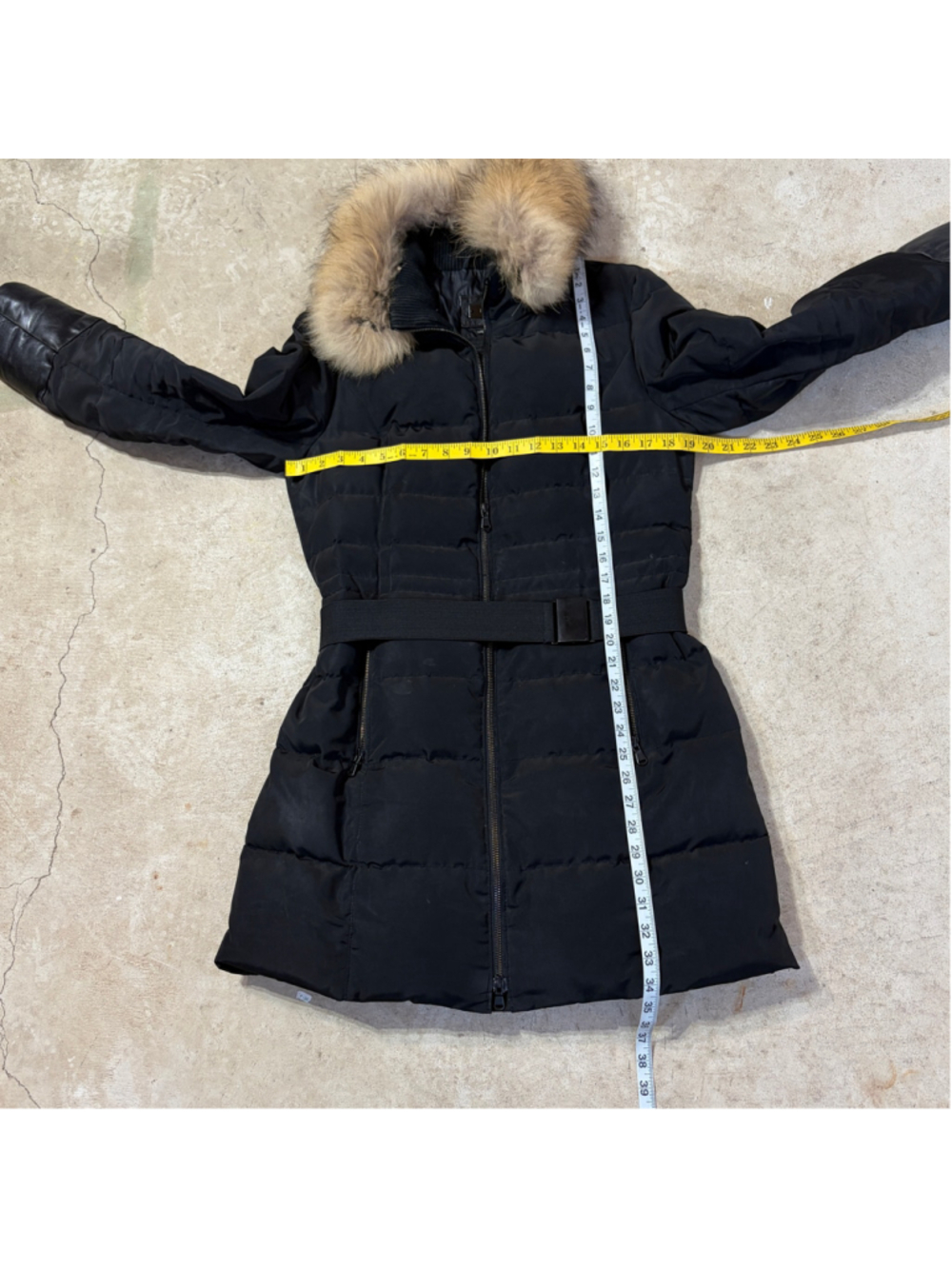 Danier Leather Puffer Coat Women’s Small Black Racoon Fur Collar Down Fill Belt - Picture 5 of 11
